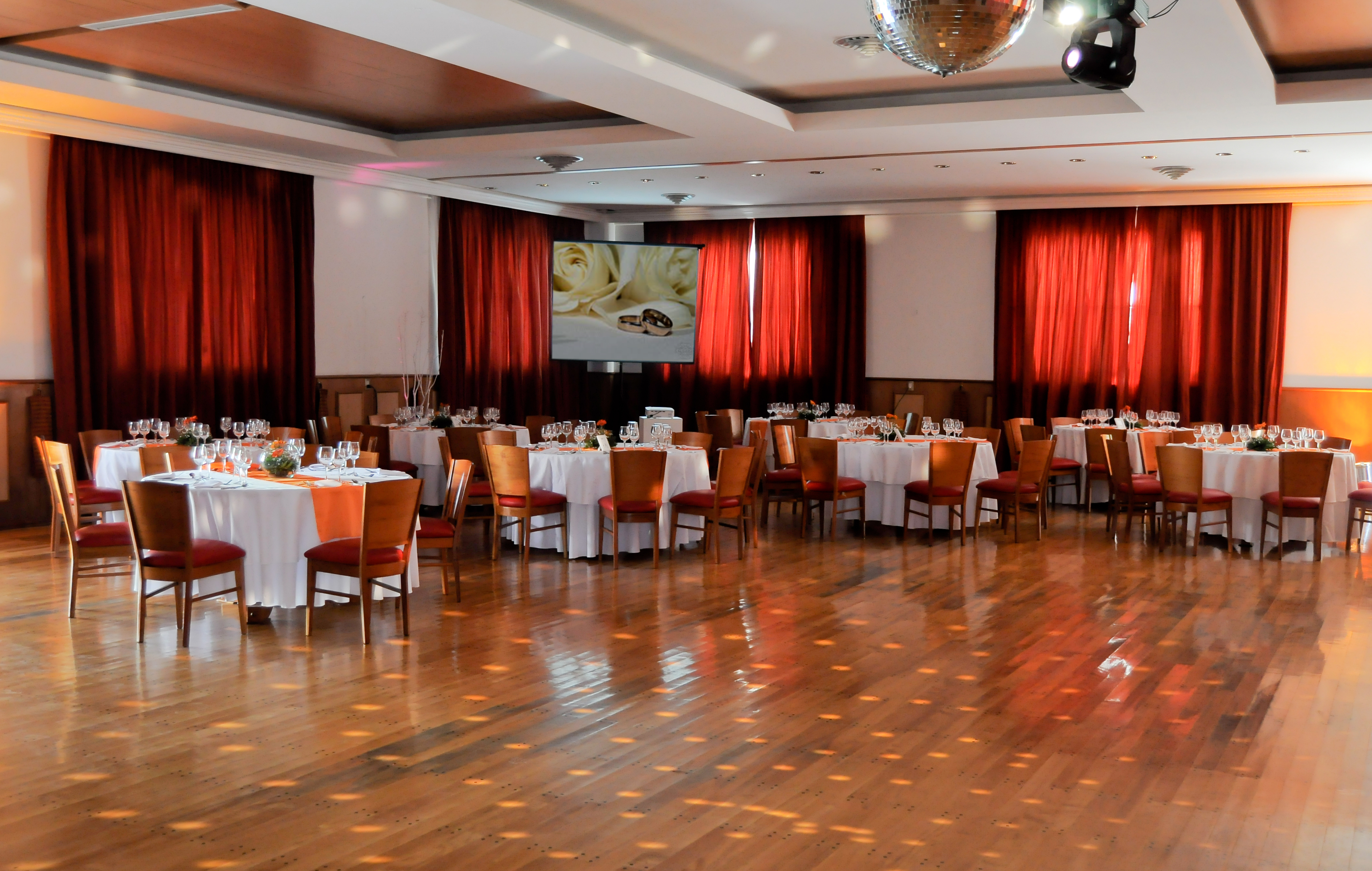 Salón montado para evento